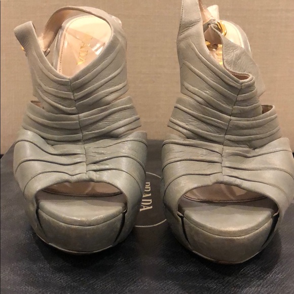 Authentic Prada peep toe leather sandals - Picture 2 of 5